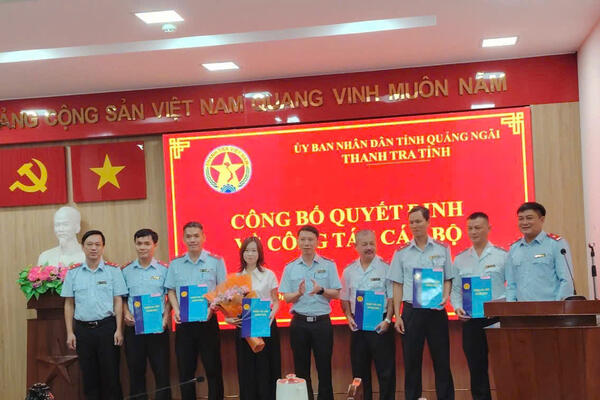 Thanh tra tỉnh Quảng Ngãi công bố và trao quyết định về công tác cán bộ